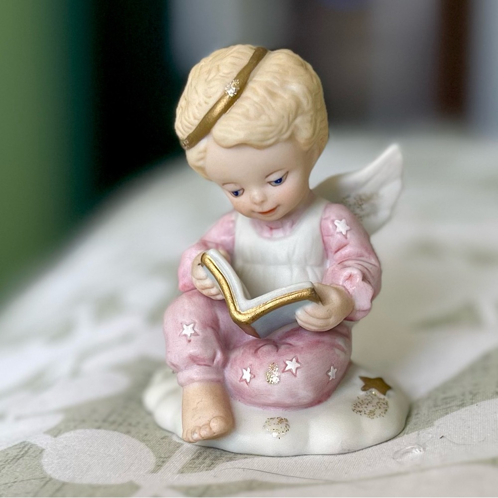 VTG Reading Child Angel Dainty Mini Sculpted Figurine Faith Based Decor - Picture 8 of 10